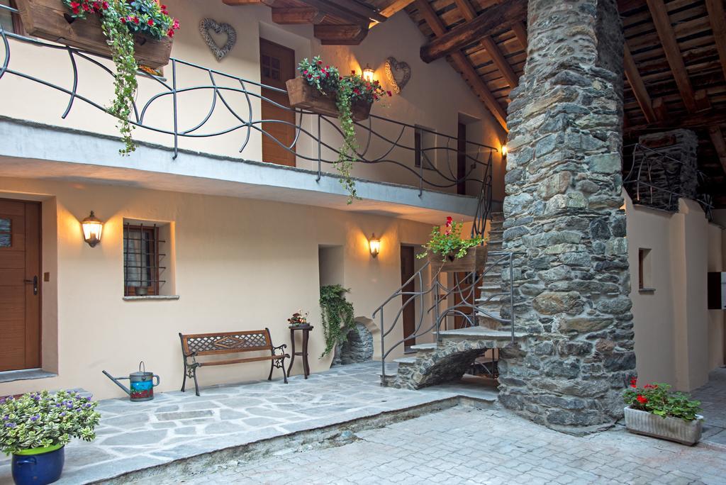 Hotel La cor dé Jérémie Montjovet Exterior foto